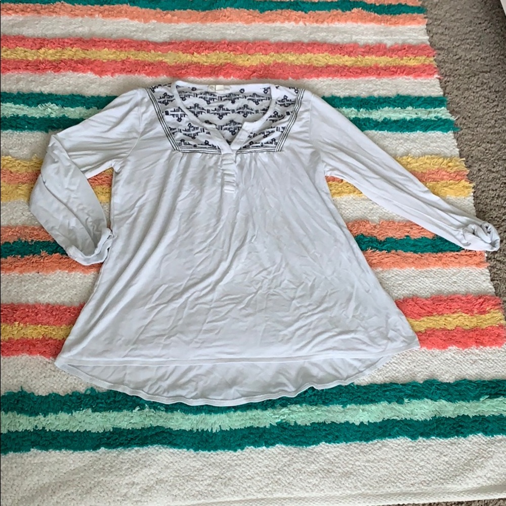 navy and white shirt!💘